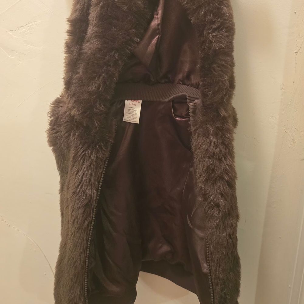 🧡 Gymboree Brown Faux Fur Vest Kids 5-6 - Picture 3 of 5